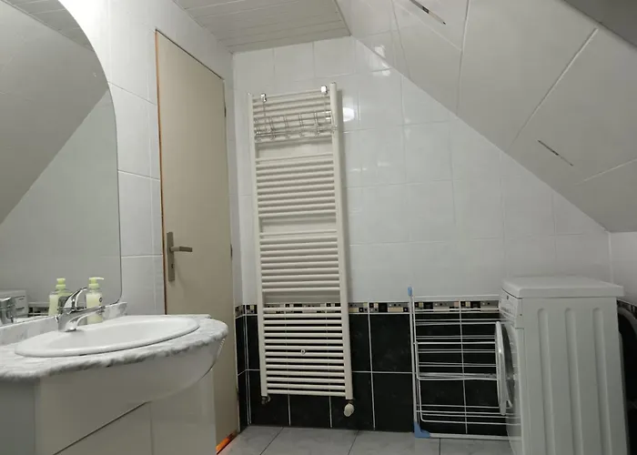 Le Piscine Jacuzzi Vignoble بولويييه